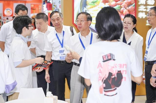 中国方便食品大会在蓉举行行业从“增量竞争”转向“价值竞争”(图1)